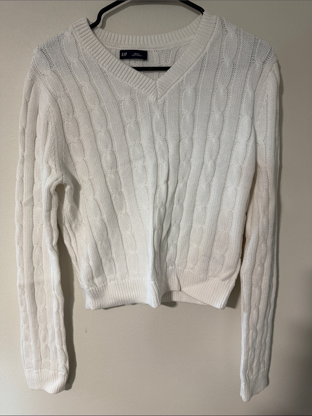 GAP Cream Cable-Knit V-Neck Sweater